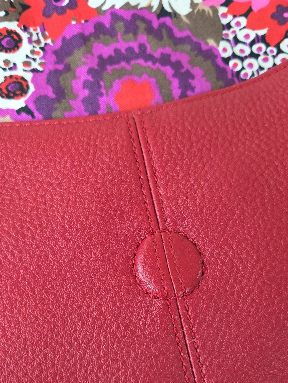 Vera Bradley Alexa Red Pebbled Leather Crossbody Shoulder Bag Adjustable Strap